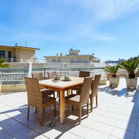 S25-18 - - Attico Family Friendly Con Grande Terrazza Appartement *