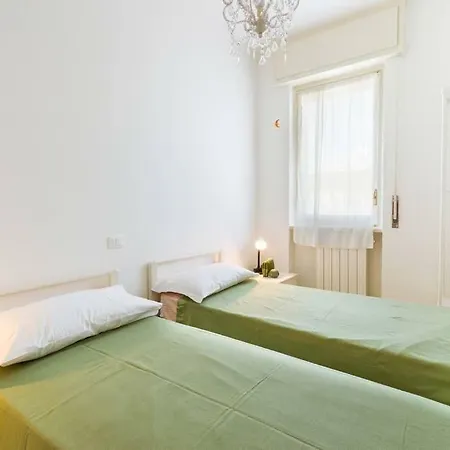S25-18 - - Attico Family Friendly Con Grande Terrazza Appartement