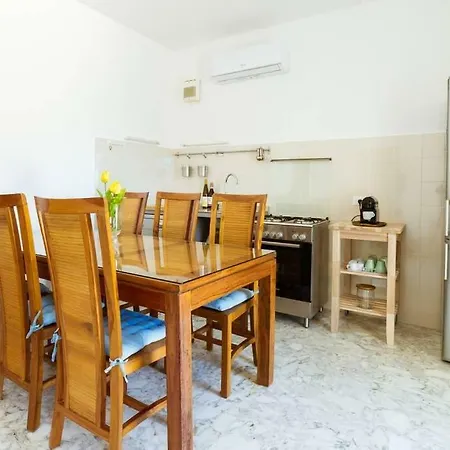 S25-18 - - Attico Family Friendly Con Grande Terrazza Appartement San Remo